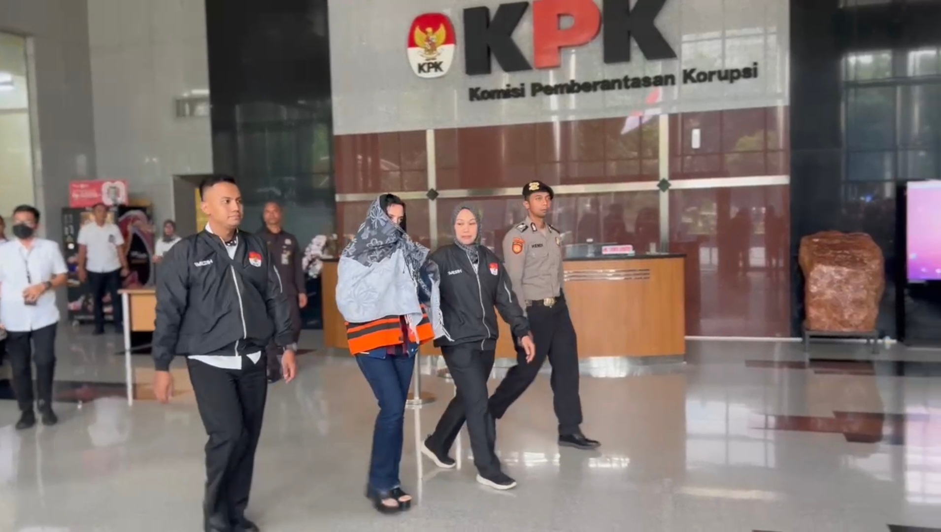 Bupati Pekalongan Fadia Arafiq di Gedung Merah Putih KPK, Jakarta, Rabu (4/3/2026). (BeritaNasional/Panji)