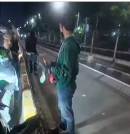 Lokasi kejadian tewasnya SP yang menyalib dan tertabrak bus Transjakarta di Gunung Sahari Jakpus. (BeritaNasional/tangkapan layar)