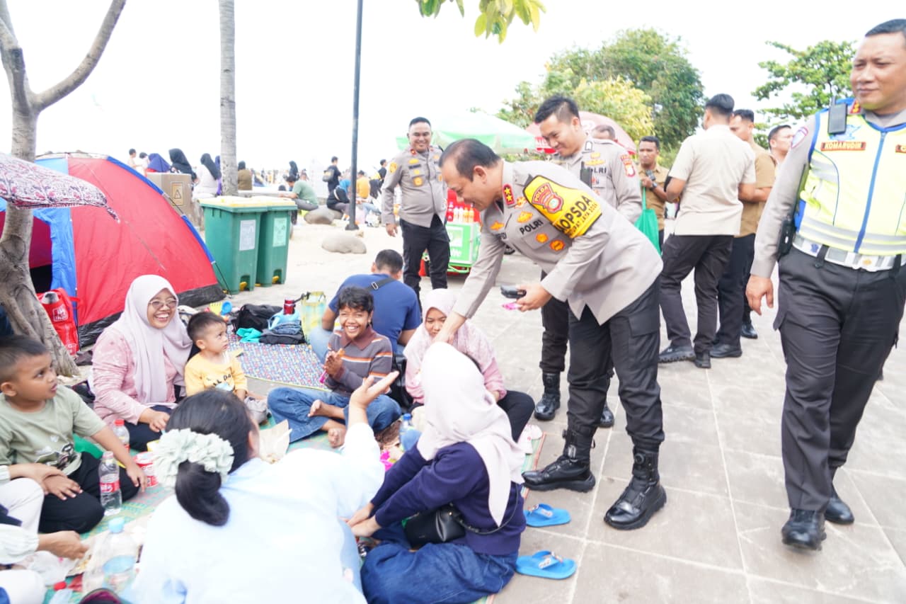 Pengunjung Ancol Melonjak 177 Persen, Kapolda Metro Jaya Instruksikan Penebalan Pengamanan. (BeritaNasional/Bachtiarudin Alam)