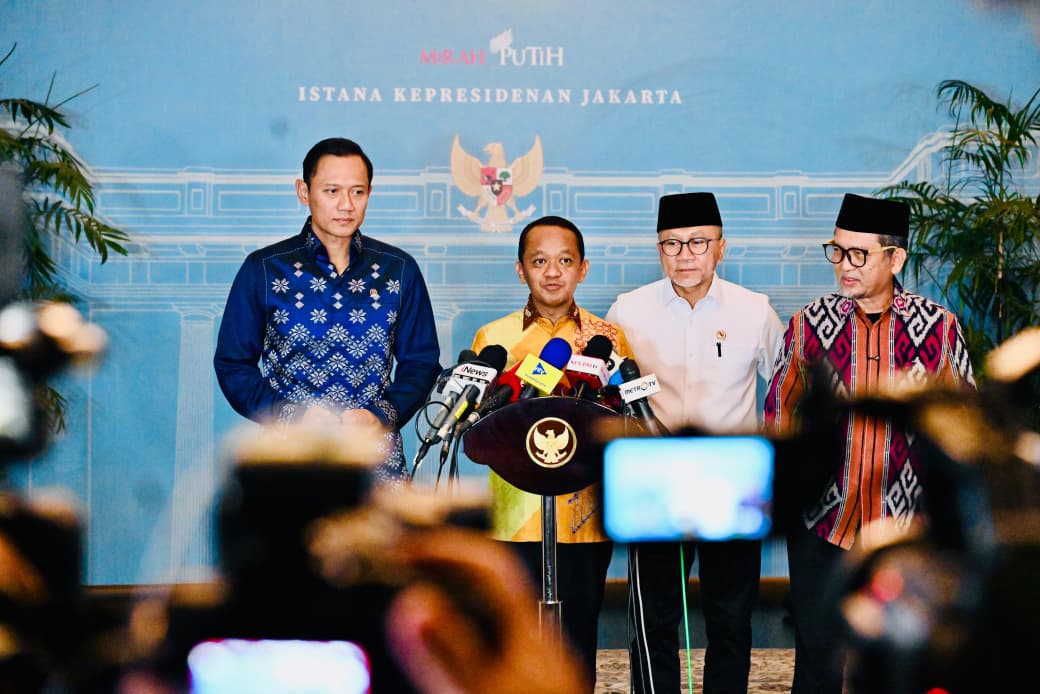 Presiden Prabowo Subianto menggelar pertemuan dengan para ketua umum partai politik di Istana Jakarta. (Foto/BPMI Setpres)