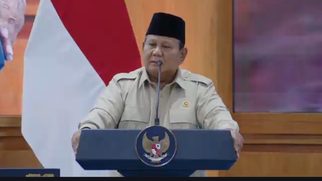 Presiden Prabowo Subianto menyampaikan pidatonyo sambil meneteskan air mata. (BeritaNasional/Lydia)