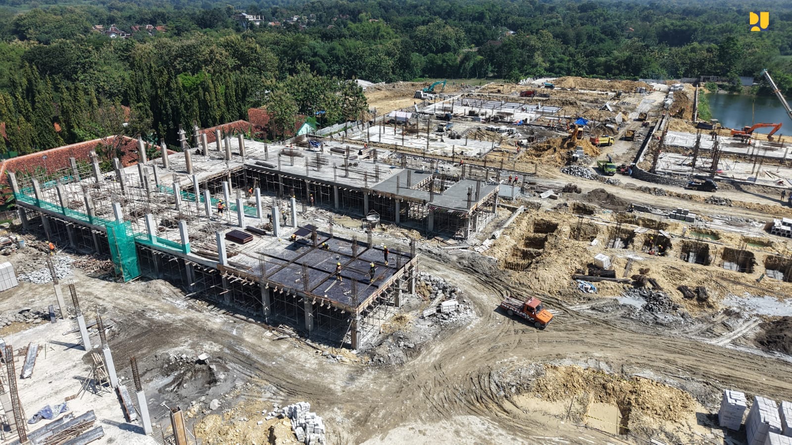 Pemerintah mempercepat akses pendidikan untuk masyarakat miskin ekstrem melalui Sekolah Rakyat. (Foto/Kemen PU).