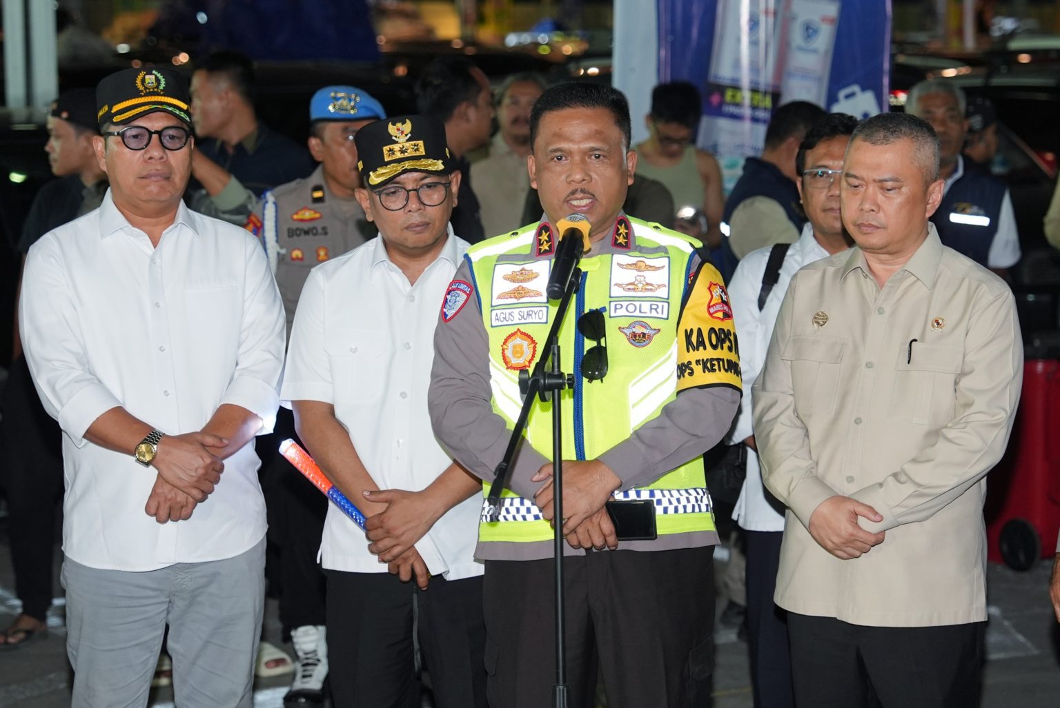 Kepala Korps Lalu Lintas (Kakorlantas) Irjen Pol. Agus Suryonugroho meninjau langsung pergerakan volume kendaraan di jalur penyeberangan Pelabuhan Merak dan Ciwandan, Banten. (Foto/Korlantas Polri)
