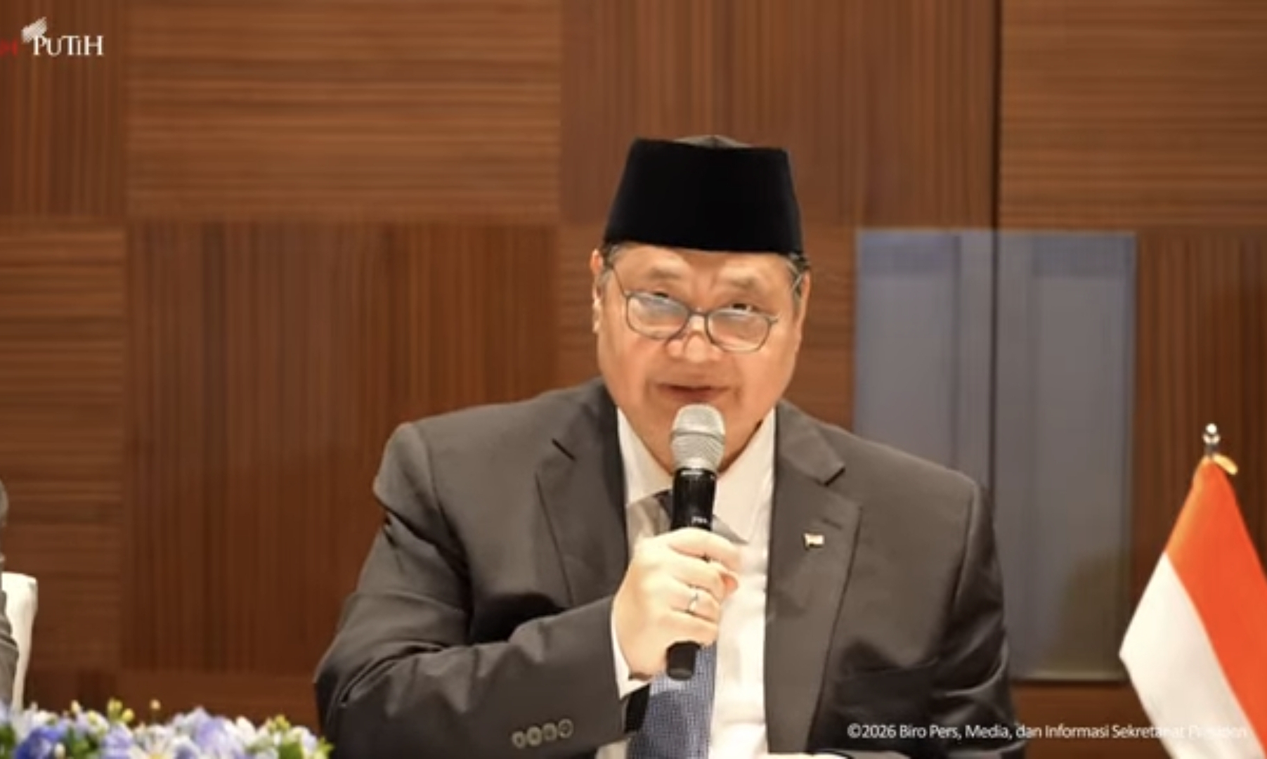 Menko Perekonimian Airlangga Hartarto umumkan efisiensi kendaraan dinas dan perjalanan dinas. (BeritaNasional/YT BPMI Setpres)
