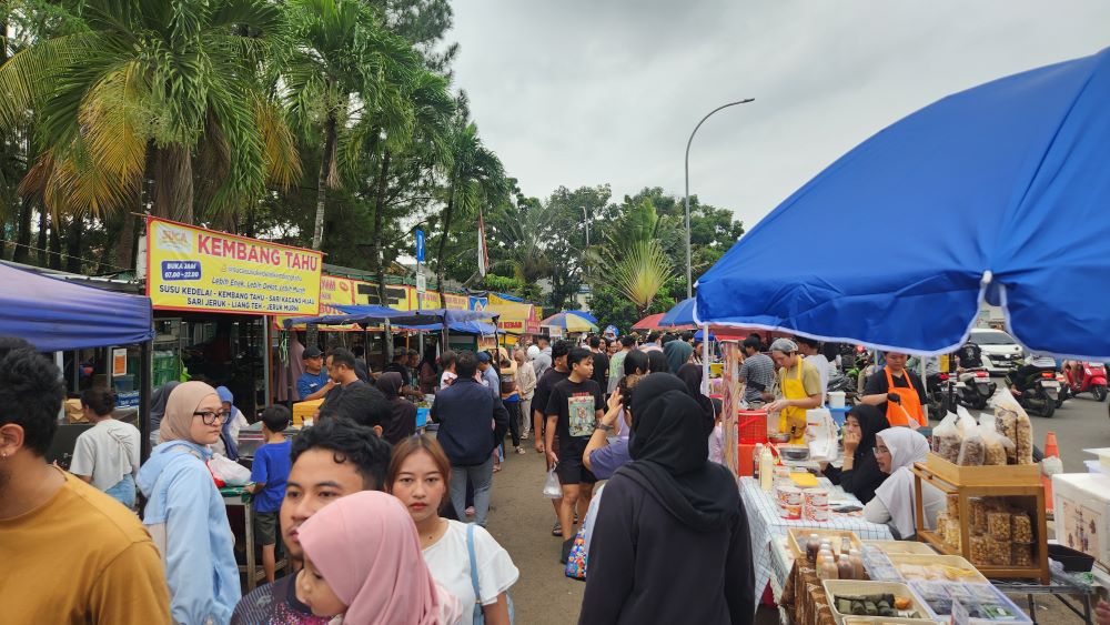 Granada Square Masih Jadi Lokasi Favorit Berburu Takjil di BSD. (BeritaNasional/Panji)