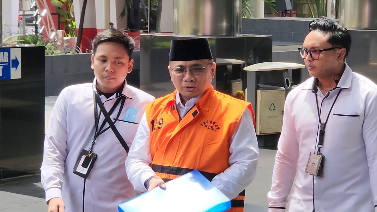 Tersangka kasus dugaan korupsi kuota haji 2023-2024 Yaqut Cholil Qoumas. (BeritaNasional/Panji)