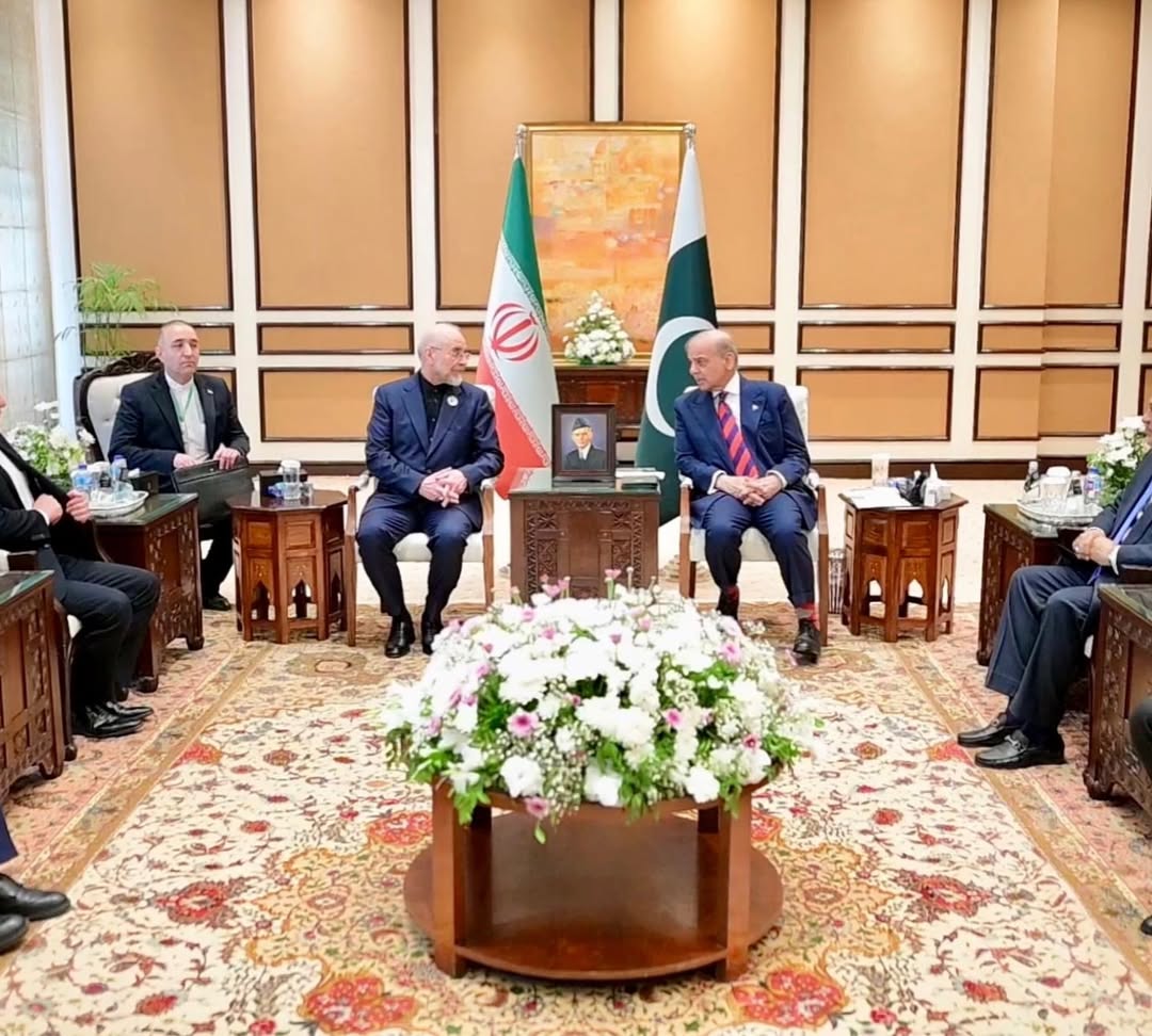 PM Pakistan Shehbaz Sharif (kanan) menerima delegasi Iran untuk membahas perdamaian dengan AS di Islamabad, Pakistan, beberapa waktu lalu. (Foto/Instagram PM Shehbaz)