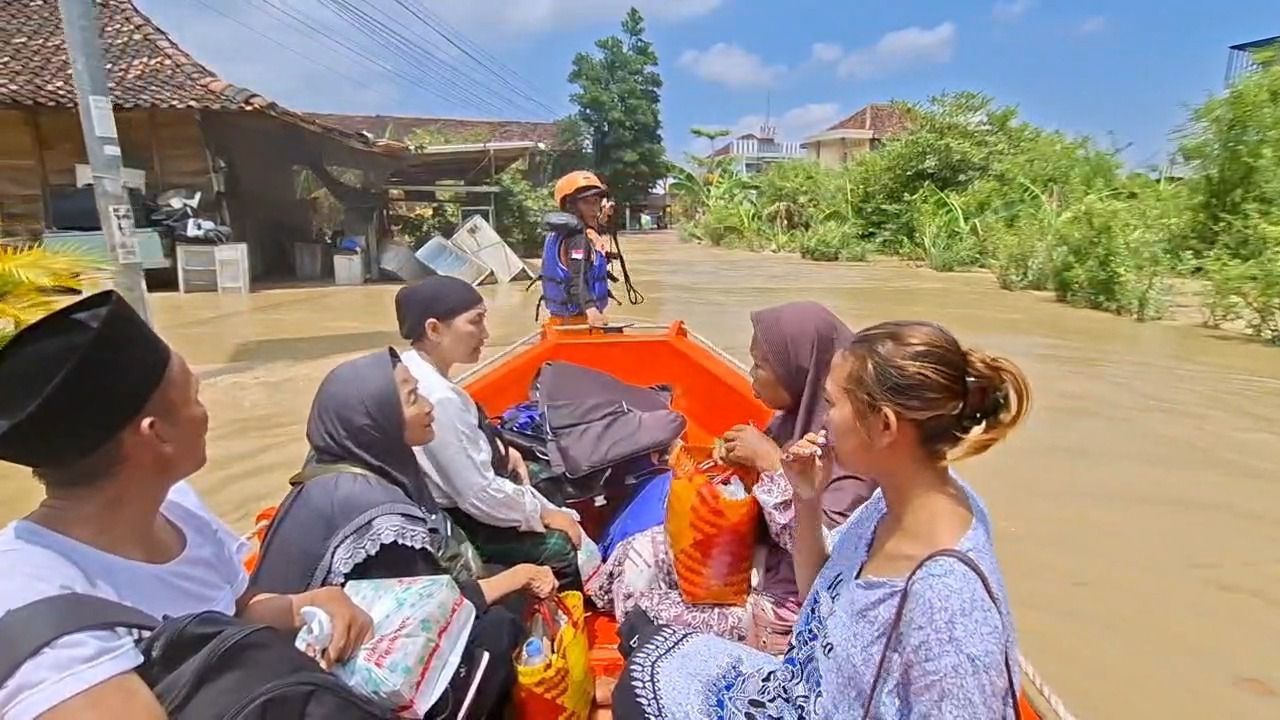 Sebanyak 2.893 jiwa mengungsi akibat banjir yang melanda di Kabupaten Demak. (Foto/BNPB)