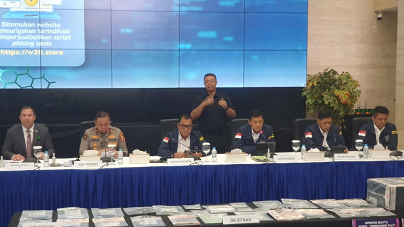 Bareskrim Polri bersama FBI ungkap karingan Phishing Internasional