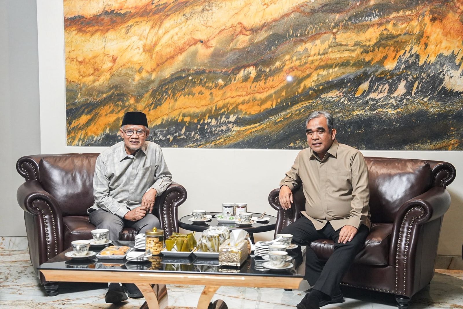 Ketua MPR, Ahmad Muzani mengunjungi kediaman Ketua Umum PP Muhammadiyah Haedar Nashir. (Foto/istimewa)