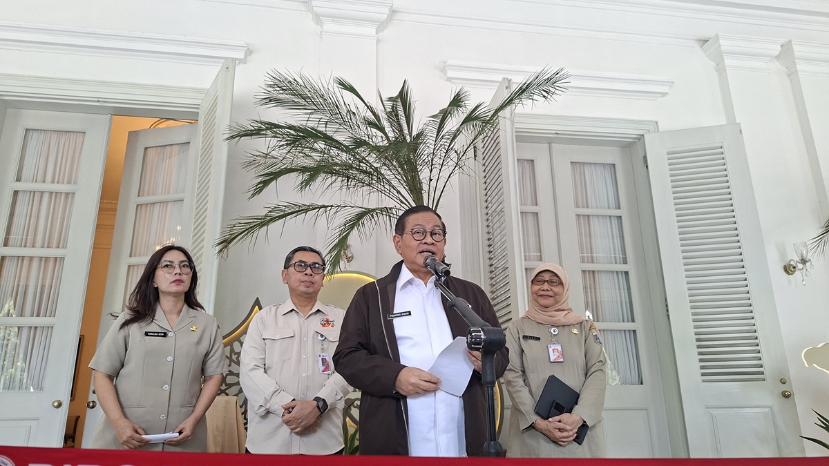 Gubernur DKI Jakarta Pramono Anung saat memberikan keterangan pers. (BeritaNasional/Lydia).