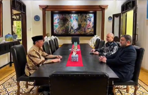 Pertemuan Presiden RI ke-7 Jokowi dengan Dubes Iran untuk RI Mohammad Boroujerdi. (BeritaNasional/X Jokowi)