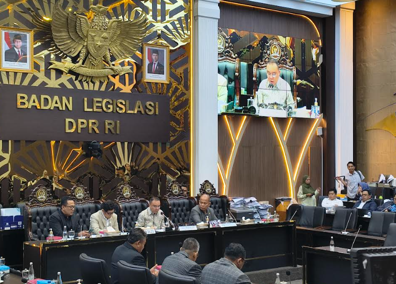 Suasana rapat pengambilan keputusan tingkat pertama RUU PPRT  di Kompleks Parlemen, Senayan, Jakarta, Senin (20/4/2026). (BeritaNasional/Ahda)