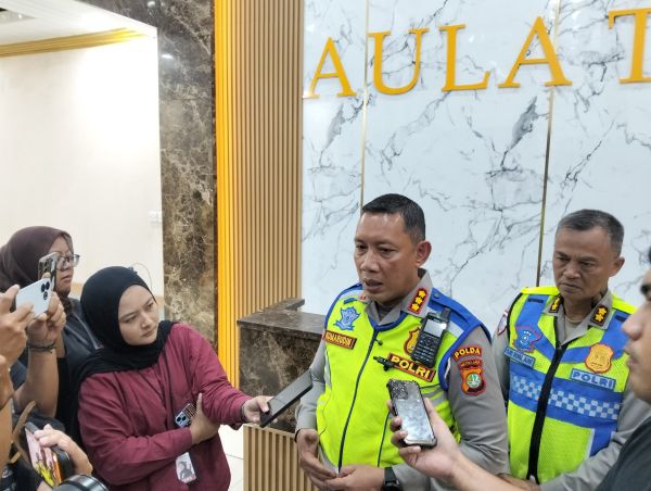 Dirlantas Polda Metro Jaya Kombes Pol Komarudin saat diwawancarai. (BeritaNasional/Bachtiarudin Alam)