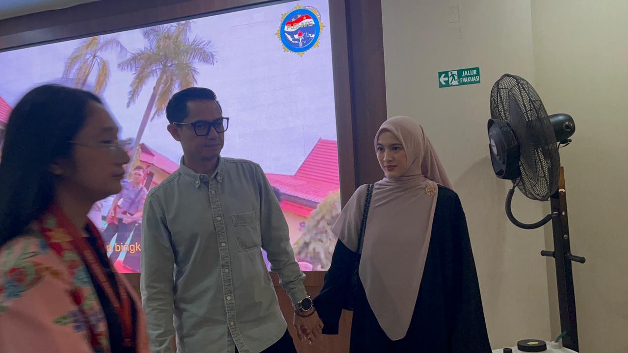 Dude Harlino-Alyssa Diperiksa soal PT DSI. (BeritaNasional/Bachtiar)