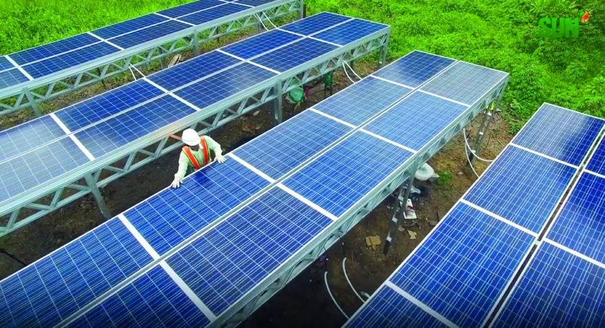 Ilustrasi panel surya untuk Pembangkit Listrik Tenaga Surya (PLTS). (BeritaNasional/Sun Energy)