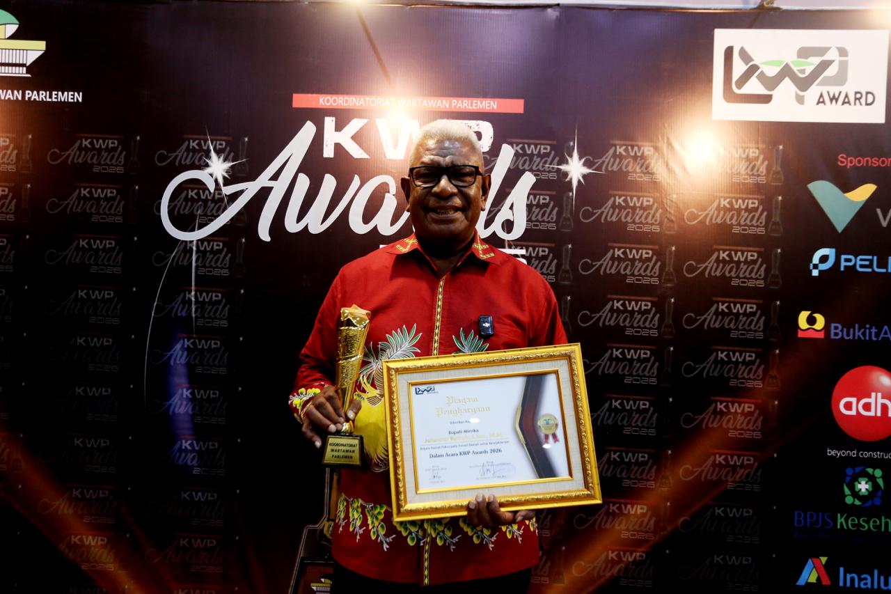 Bupati Mimika Johannes Rettob Raih KWP Award 2026. (Foto/istimewa)