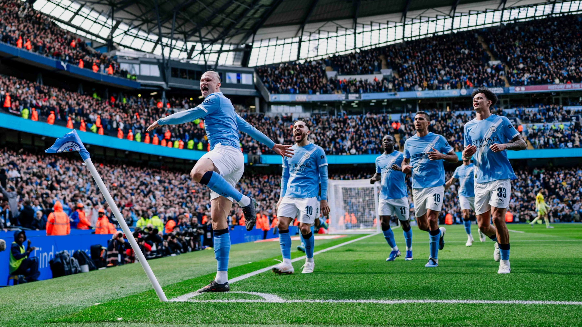 Para penggawa Man City berselebrasi merayakan gol ke gawang Liverpool. (Foto/Dokumentasi Man City)