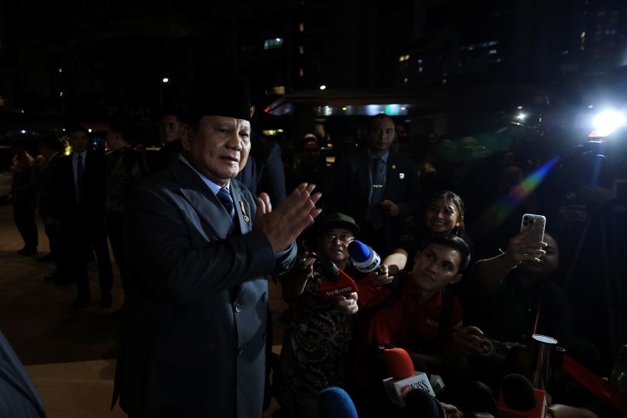 Momen Presiden Prabowo menghadiri resepsi pernikahan El Rumi dan Syifa Hadju. (Foto/Setpres)