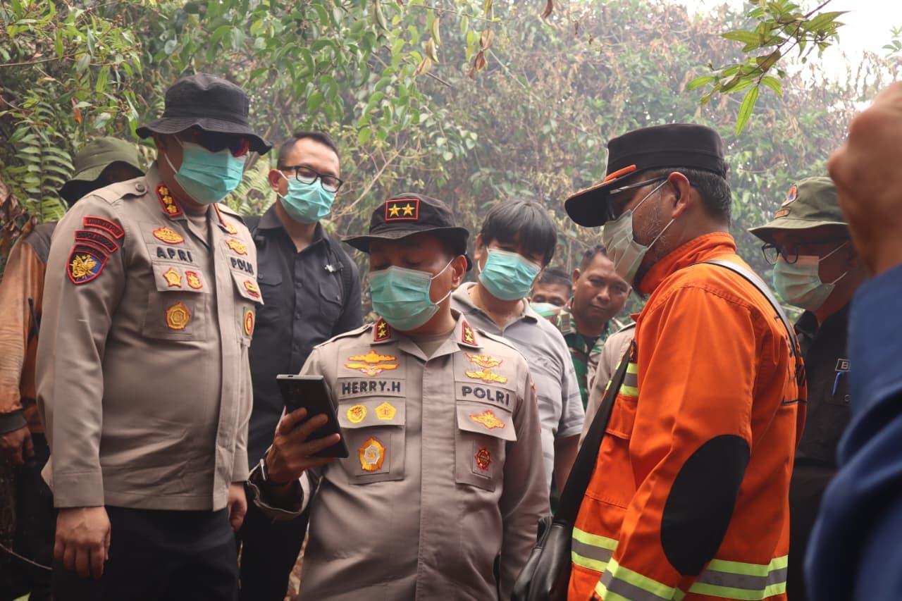 Kapolda Riau Tinjau Langsung Karhutla di Bengkalis. (Foto/istimewa)