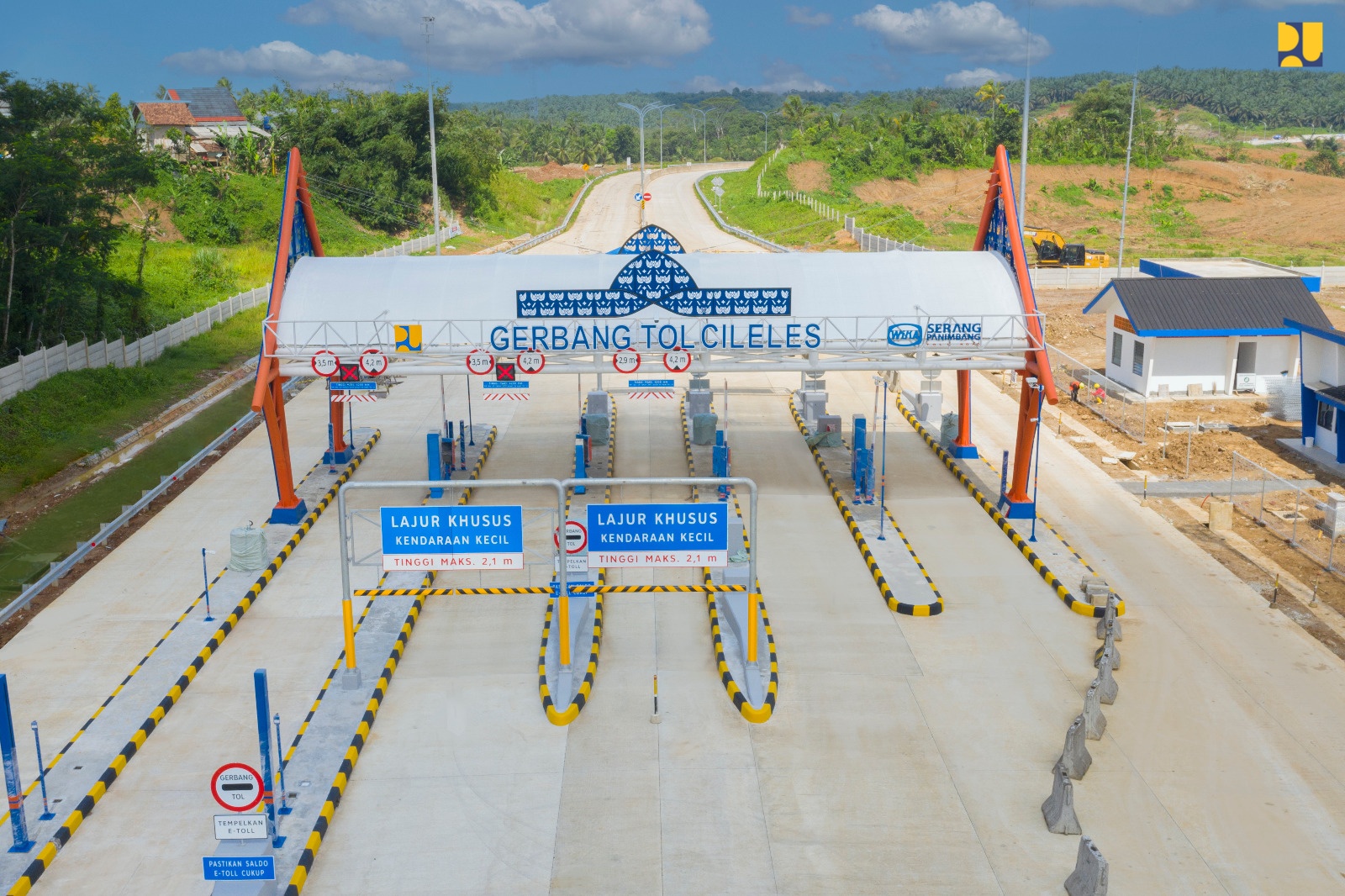 Gerbang tol Cileles. (BeritaNasional/KemenPU)