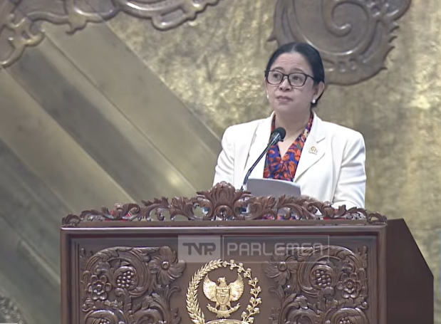Ketua DPR RI Puan Maharani membacakan pidato penutupan masa sidang DPR, Selasa (21/4/2026). (BeritaNasional/YT DPR)
