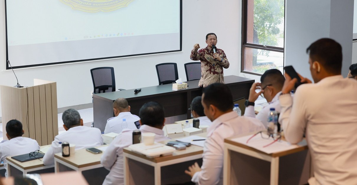Wakil Ketua KPK Fitroh Rohcahyanto dalam kuliah umum di Sekolah Staf dan Pimpinan Tinggi Polri Dikreg ke-35 di STIK-Lemdiklat Jakarta. (Foto/KPK)