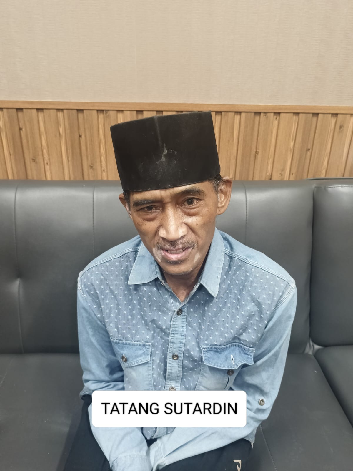 TS alias Ki Bedil, perakit senpi ilegal yang telah beroperasi 20 tahun. (BeritaNasional/Humas Polri)