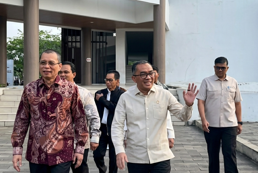 Mendiktisaintek Brian Yuliarto meninjau UTBK di di Universitas Tanjungpura (Untan), Pontianak, Kalimantan Barat (Kalbar), pada Jumat (24/4/2026). (BeritaNasional/IG Kemdiktisaintek)