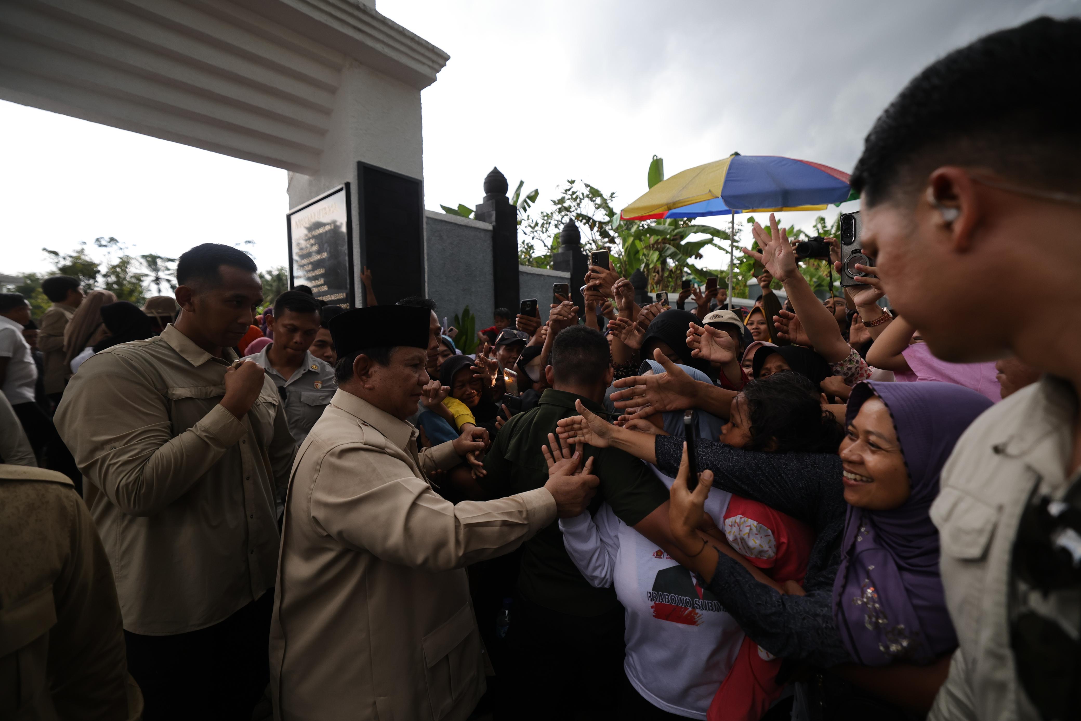 Momen Hangat Prabowo di Banyumas. (Foto/Tim Media Presiden)