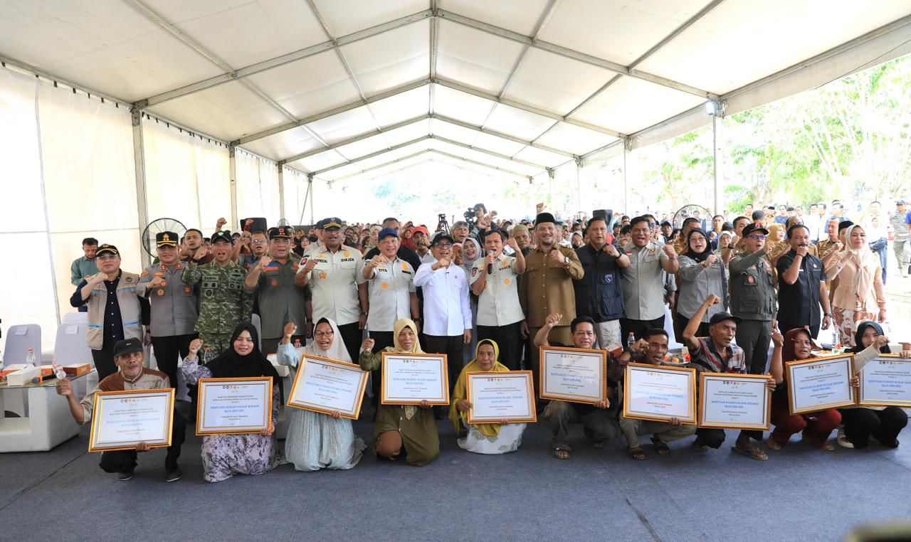 Pemerintah Salurkan Rp117,96 Miliar untuk Perbaikan Rumah Rusak di Aceh dan Tapteng. (Foto/Kemenko PMK)