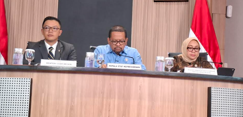 Kepala Staf Kepresidenan (KSP) Muhammad Qodari menerangkan kepada wartawan rencana pemerintah kelola sampah 2029. (BeritaNasional/Lydia)