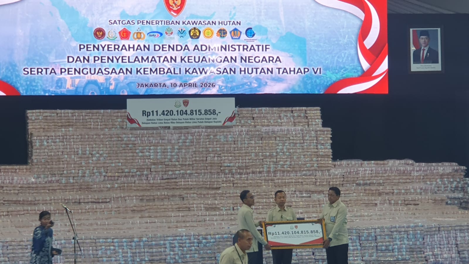 Tumpukan Rp11,4 Triliun di Kejagung Bakal Masuk Kas Negara. (BeritaNasional/Bachtiar).