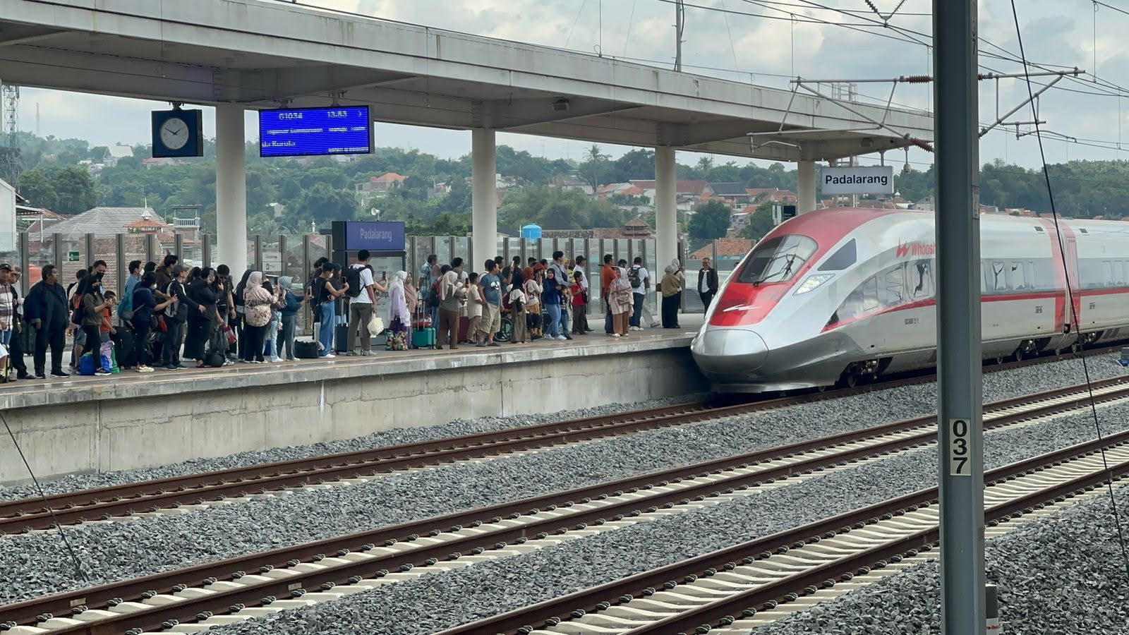 Kereta cepat whoosh (Foto/KCIC)