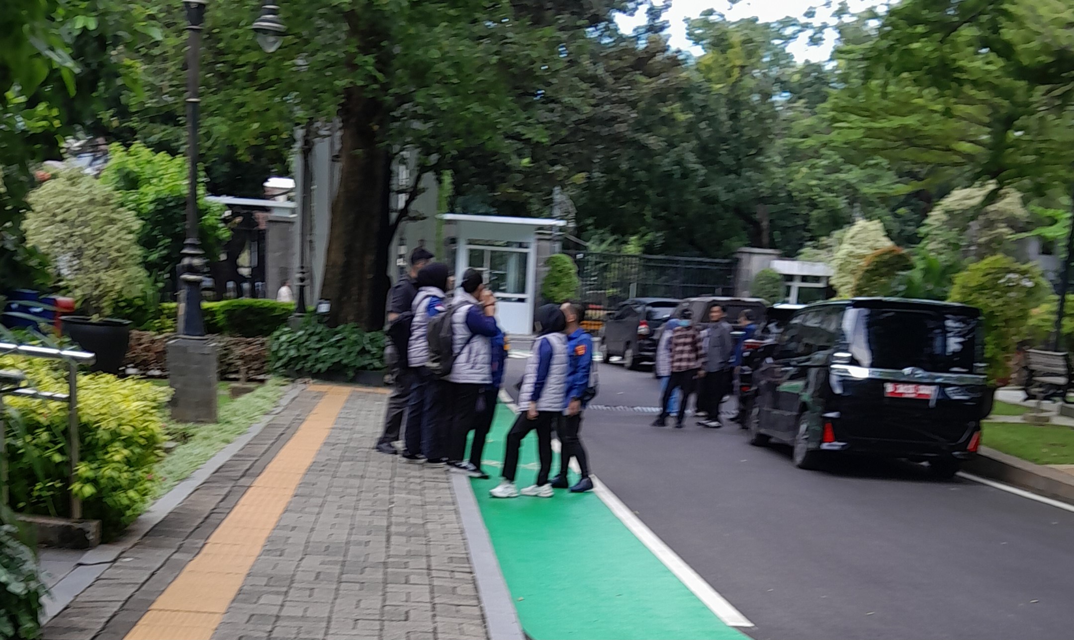 Tim penyidik Kejati DKI bersiap menggeledah gedung Kemen PU. (BeritaNasional/ami)
