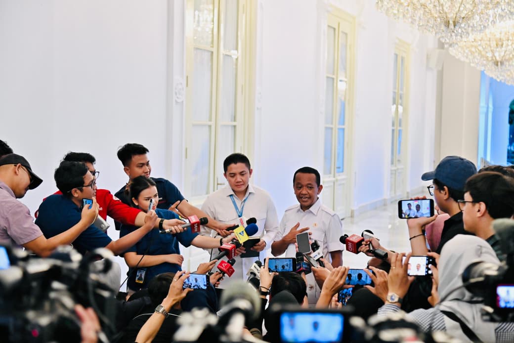 Menteri ESDM Bahlil Lahadalia saat diwawancarai. (Foto/BPMI)