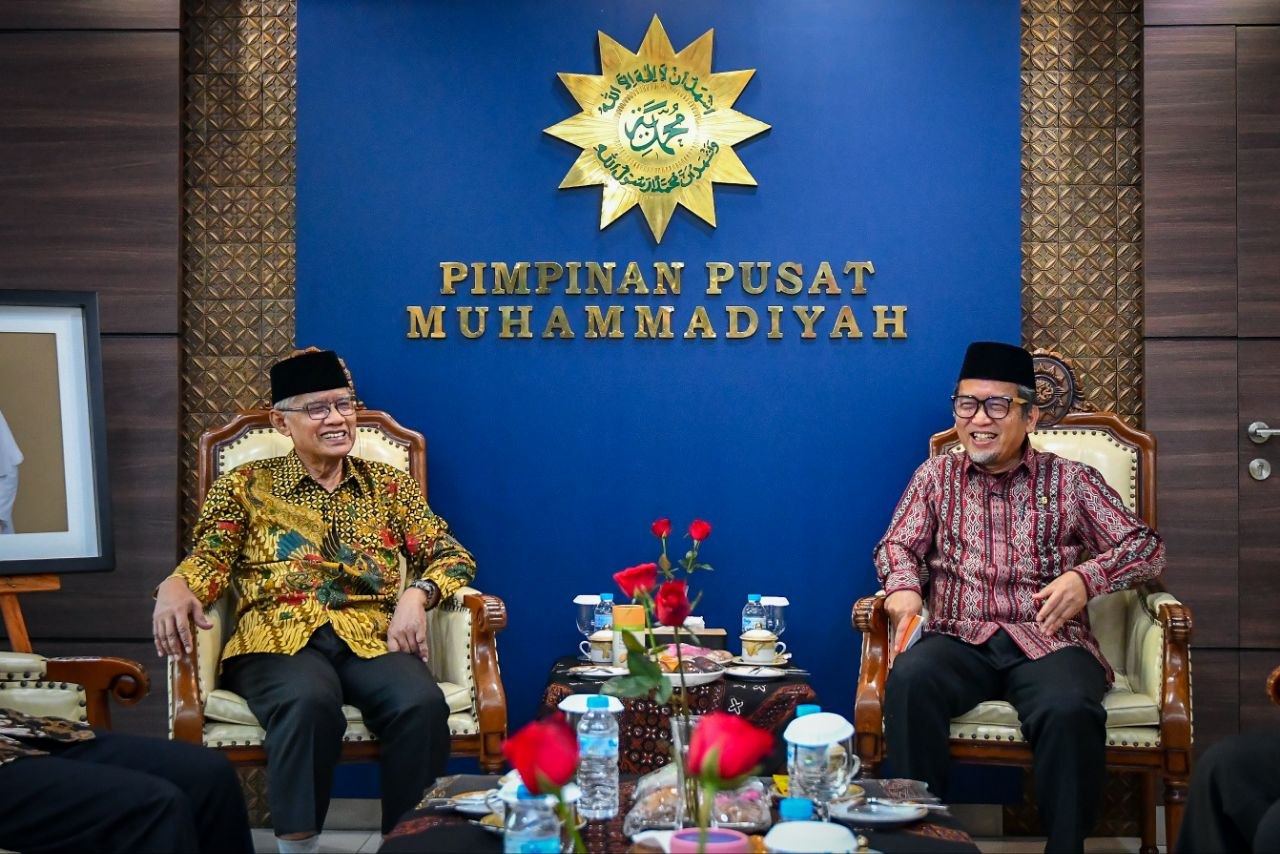 Presiden PKS Almuzzammil Yusuf bertemu Ketua Umum PP Muhammadiyah Haedar Nashir. (BeritaNasional/istimewa)