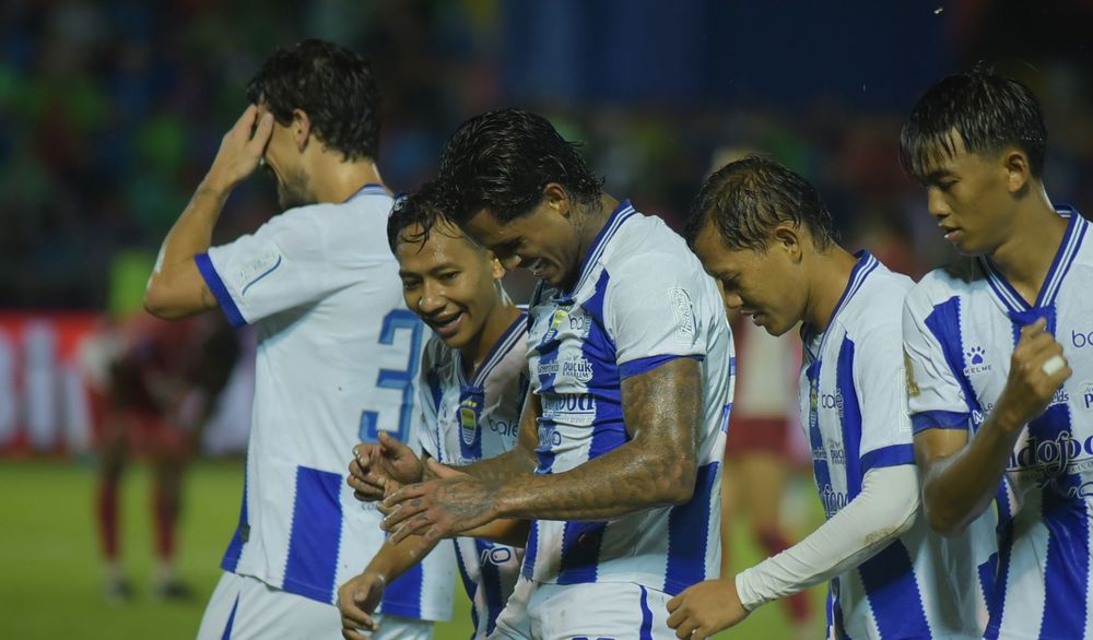 Laga Semen Padang vs Persib Bandung di Super League. (Foto/Dok Persib)