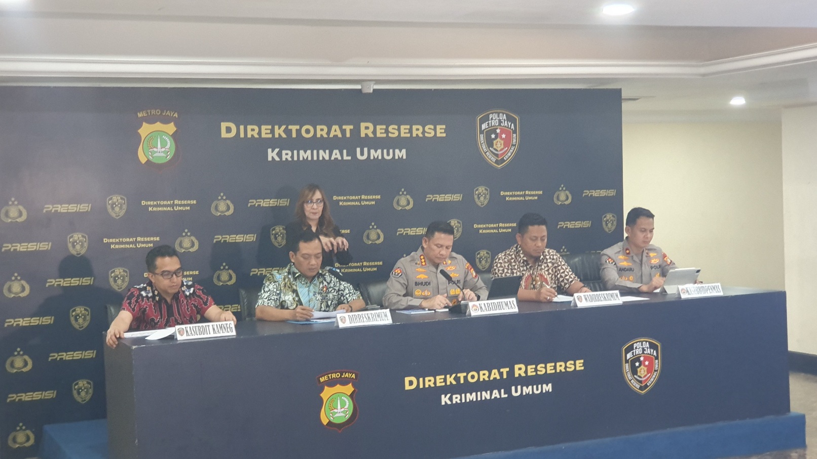 Polda Metro Jaya resmi cabut status tersangka Ahli Digital Forensik Rismon Hasiholan Sianipar pada kasus tuduhan ijazah palsu Jokowi. (BeritaNasional/Bachtiar)