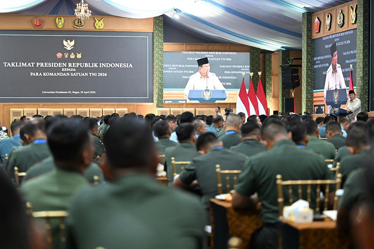 Presiden Prabowo Subianto memberi taklimat pada Apel Komandan Satuan (Dansat) TNI 2026 di Universitas Pertahanan, Bogor, Jawa Barat, Kamis (30/4/2026). (BeritaNasional/BPMI Setpres)