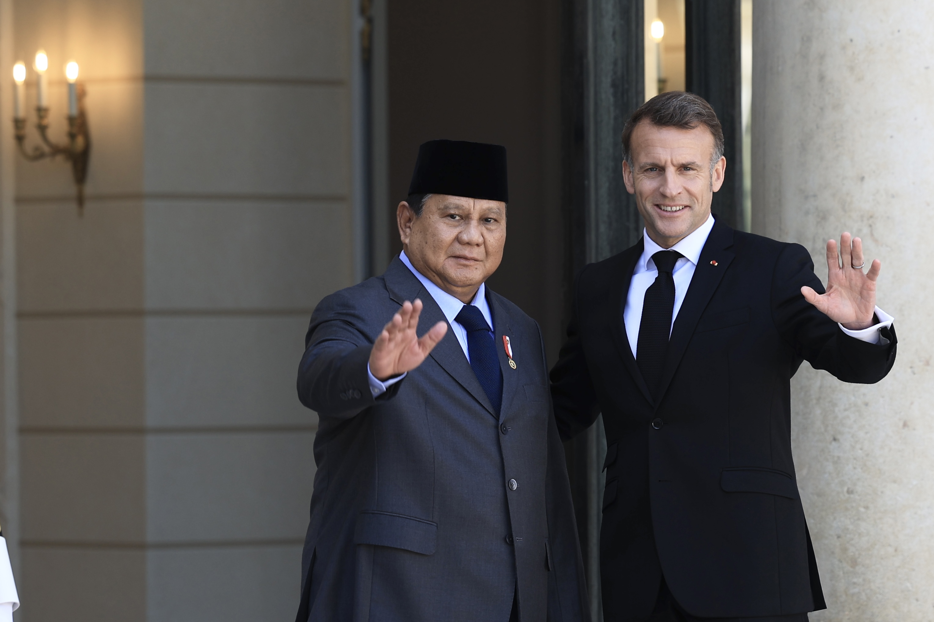 Presiden Prabowo Subianto saat bertemu dengan Presiden Prancis Emmanuel Macron. (Foto/Tim Media Presiden)