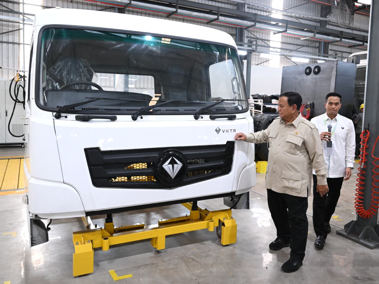 Presiden Prabowo Subianto dalam Peresmian Pabrik Perakitan Kendaraan Komersial Berbasis Listrik di Magelang, Jateng, Kamis (9/4/2026). (BeritaNasional/BPMI Setpres)