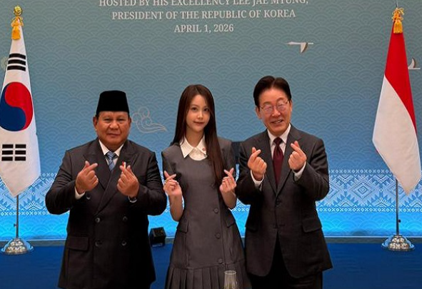 Presiden Prabowo Subianto bersama Carmen dan Presiden Korea Selatan Lee Jae Myung. (BeritaNasional/tangkapan layar)