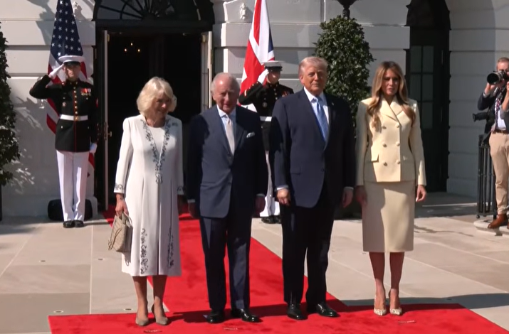 Raja Charles III (tengah kiri), Presiden AS Donald Trump (tengah kanan), Ratu Camilla (kiri), dan Melania Trump (kanan). (BeritaNasional/YT Royal Family Channel)