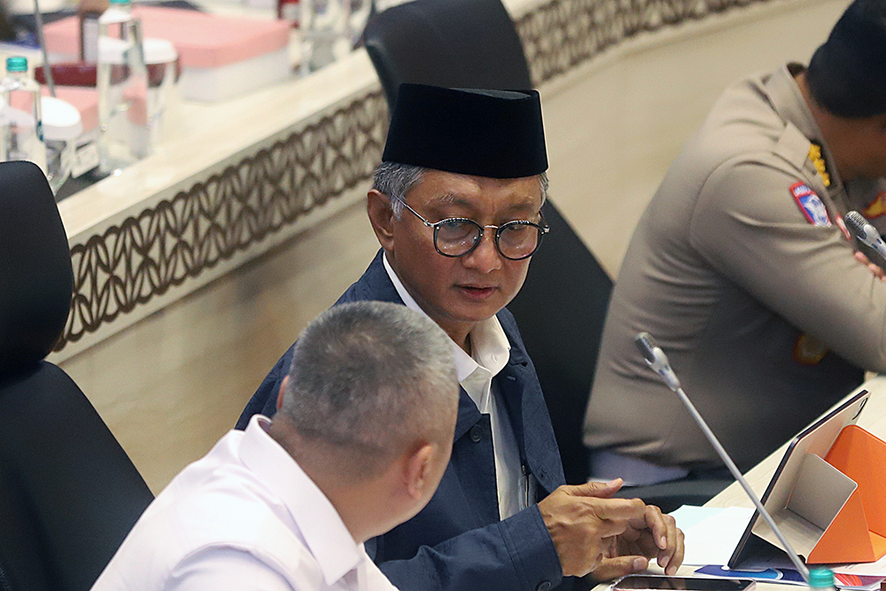 Menteri Perhubungan Dudy Purwagandhi bersama Menteri Pekerjaan Umum Dody Hanggodo mengikuti rapat kerja bersama Komisi V DPR. (BeritaNasional/Elvis Sendouw)
