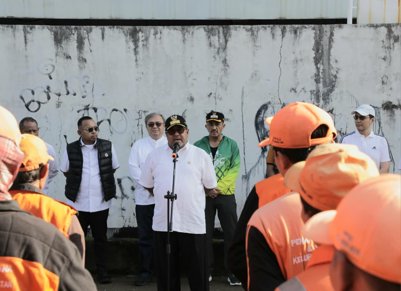 Rano Karno Turun Langsung Tertibkan Parkir Liar di Lebak Bulus. (Foto/Pemprov DKI)