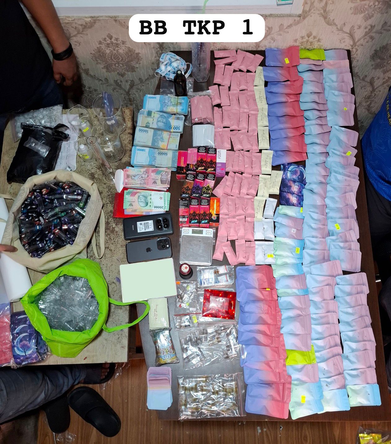 Barang bukti narkoba yang diamankan polisi. (BeritaNasional/Bachtiarudin)