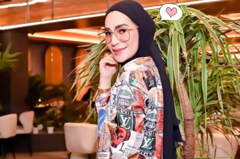 Mantan istri Komedian Andre Taulany, Rien Wartia Trigina (RWT). (BeritaNasional/instragram)