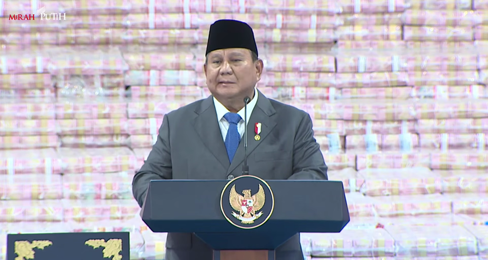 Presiden Prabowo Subianto saat menghadiri  Penyerahan Denda Administratif dan Penyelamatan Keuangan Negara. (Foto/YouTube Sekretariat Presiden)