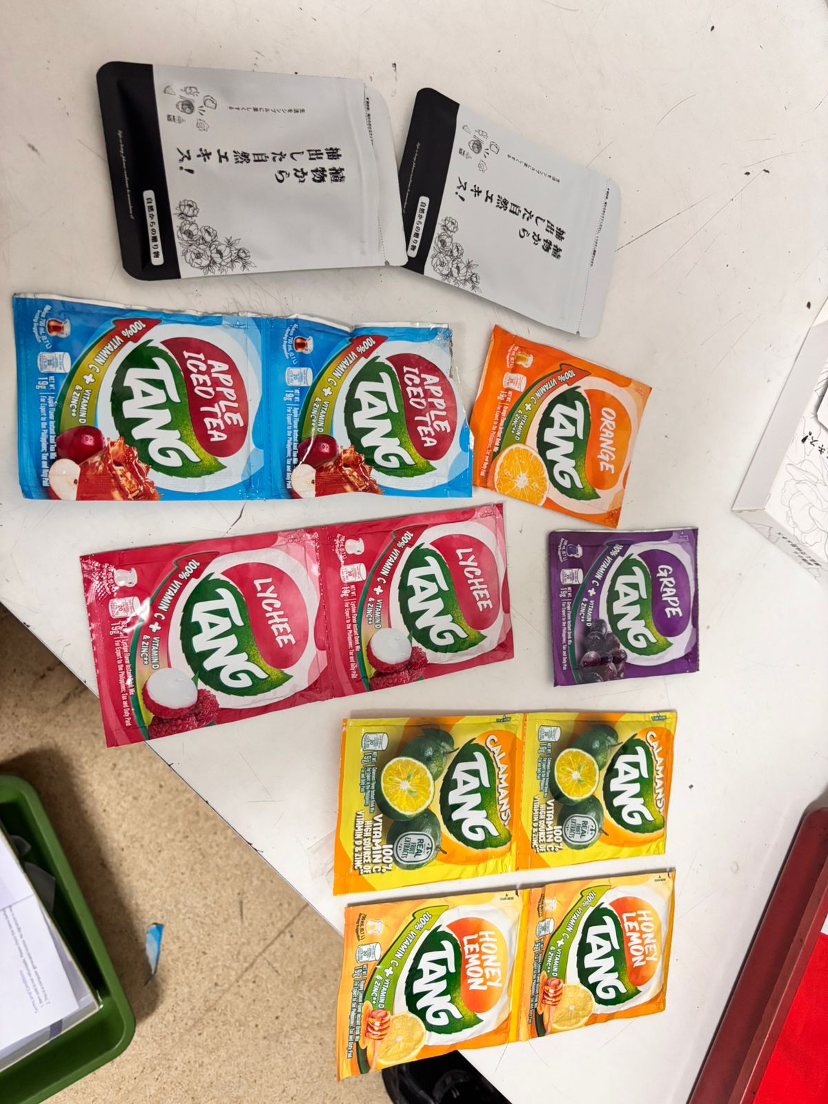 Narkotika disamarkan dalam minuman sachet. (BeritaNasional/Bachtiarudin)